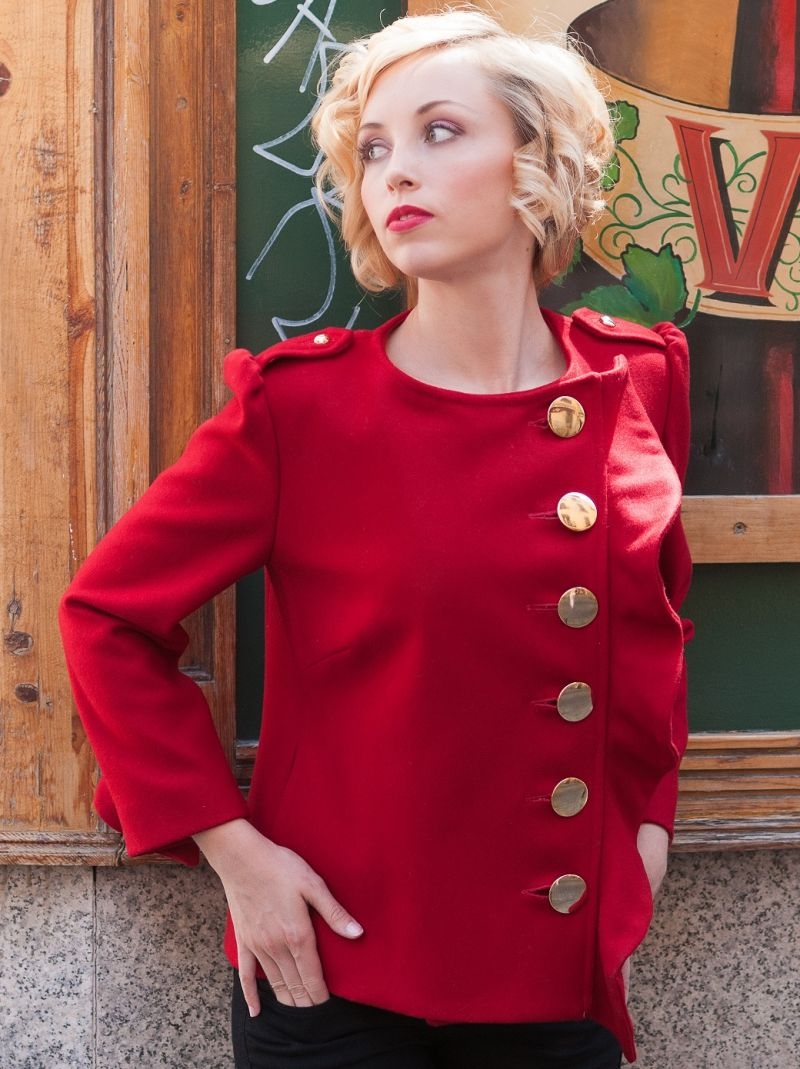 Chaqueta roja volante